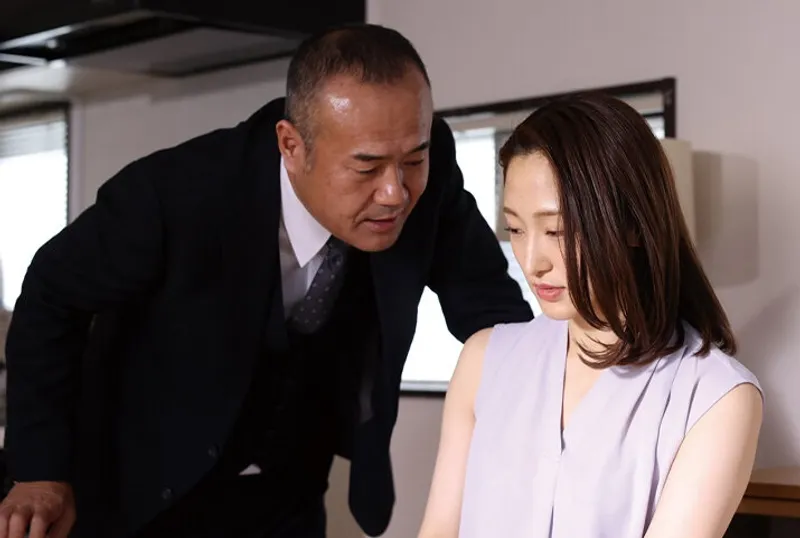 Người chồng dính bẫy của tiền bối mất vợ yêu lúc nào không hề hay biết