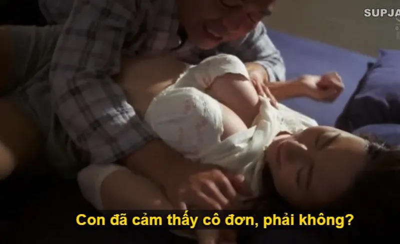 Thấy con trai mải mê lao đầu vào việc khiến bạn gái của nó cô đơn lẻ bóng, bố chồng liều lĩnh đè ra địt con dâu.